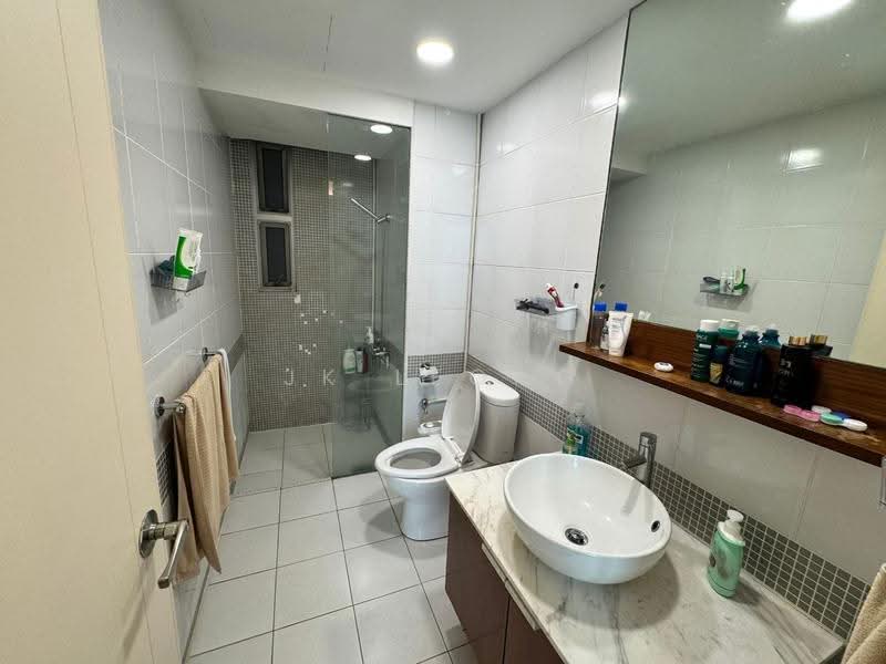 Service Residence for Sale at i-Zen @ Kiara 1 - JK Leong - Bathroom - PropertyGuru.com.my