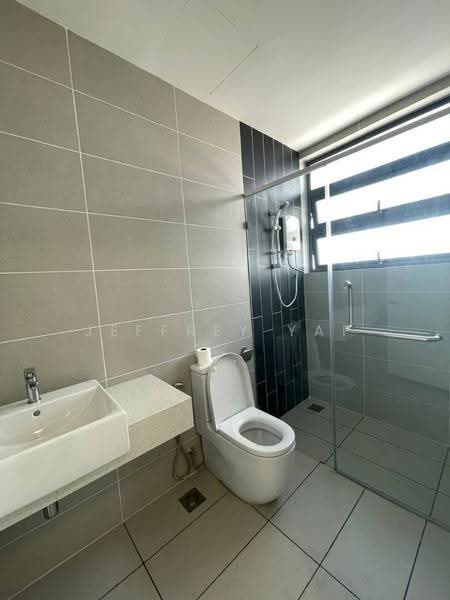 Service Residence for Sale at The Cruise Residence - Jeffrey Yap - Bathroom - PropertyGuru.com.my