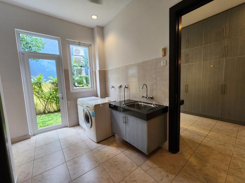 Bungalow House for Rent in Bukit Gita Bayu (Seri Kembangan) - Teresa Law - PropertyGuru.com.my