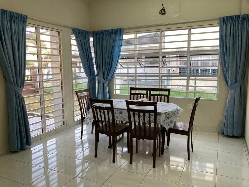 Rumah Berkembar untuk Disewa di Taman Tasik Semenyih (Semenyih) - Celestine Ting - Dining Room - PropertyGuru.com.my