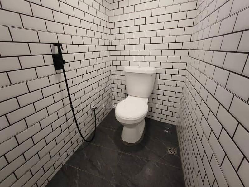 Ruang Niaga untuk Dijual di George Town (Penang) - Elaine Ooi - Bathroom - PropertyGuru.com.my