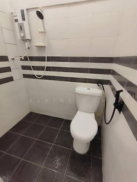 Ruang Niaga untuk Dijual di George Town (Penang) - Elaine Ooi - Bathroom - PropertyGuru.com.my
