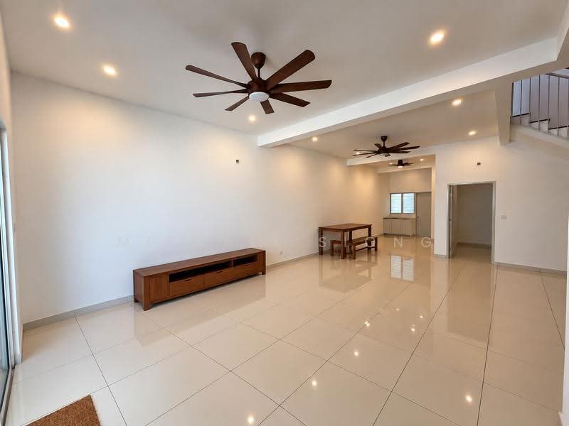 Rumah Teres 2-Tingkat untuk Disewa di Rawang (Selangor) - Michael Siong - Living Room - PropertyGuru.com.my