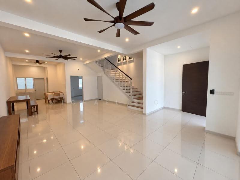 Rumah Teres 2-Tingkat untuk Disewa di Rawang (Selangor) - Michael Siong - Living Room - PropertyGuru.com.my