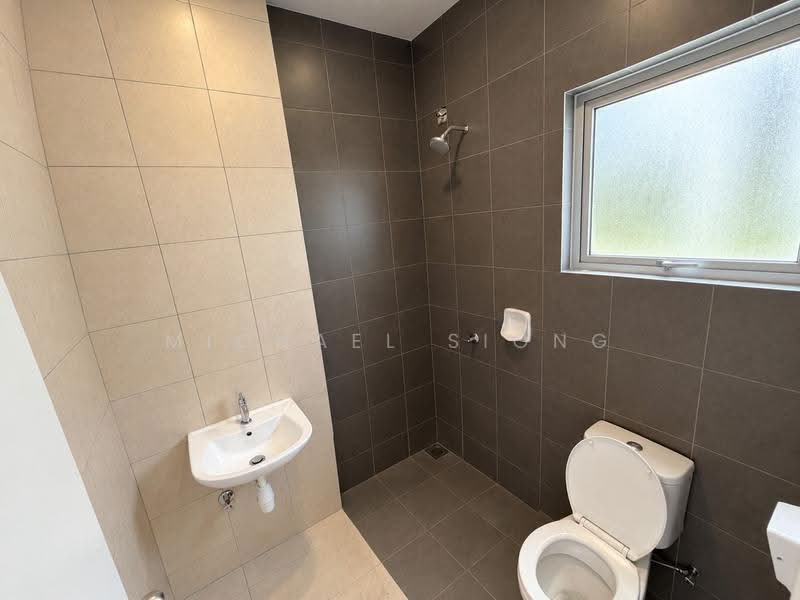 Rumah Teres 2-Tingkat untuk Disewa di Rawang (Selangor) - Michael Siong - Bathroom - PropertyGuru.com.my