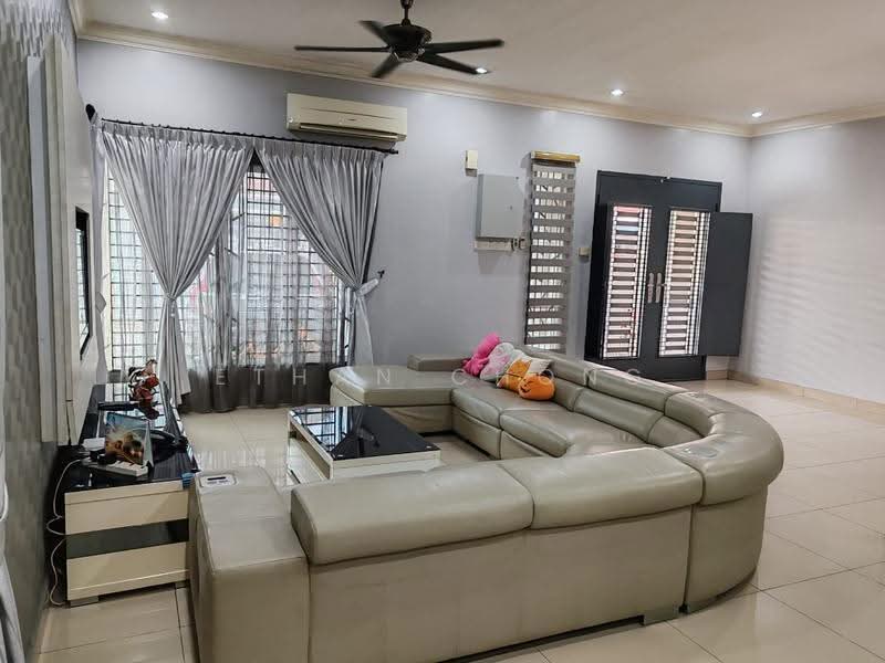 Bungalow House for Sale in Taman Saujana (Klang) - Ethan Chong - Living Room - PropertyGuru.com.my