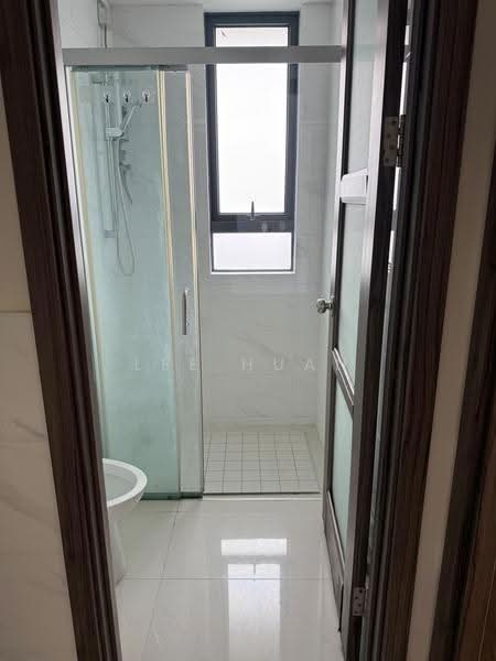 Kediaman Servis untuk Dijual di Forest City - Lee Huan - Bathroom - PropertyGuru.com.my