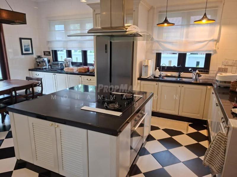 Rumah Banglo untuk Dijual di Kayangan Heights (Shah Alam) - Mohammad Din Majid - Kitchen - PropertyGuru.com.my