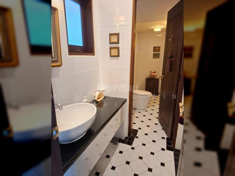Rumah Banglo untuk Dijual di Kayangan Heights (Shah Alam) - Mohammad Din Majid - Bathroom - PropertyGuru.com.my