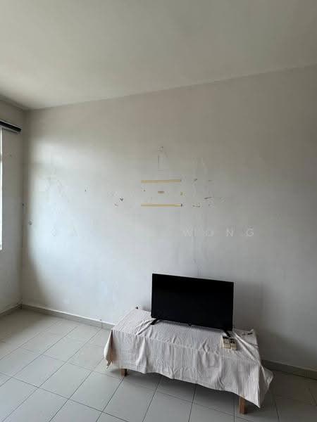 Apartment for Sale at Lake View Suites - Jaclyn Wong - Living Room - PropertyGuru.com.my