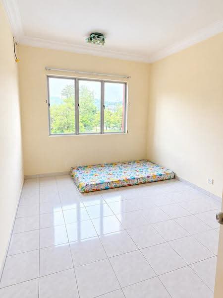 Kondominium untuk Dijual di Desaminium Flora - ITA AHMAT - Bedroom - PropertyGuru.com.my