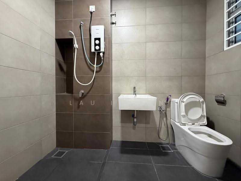 Rumah Teres 2-Tingkat untuk Disewa di Rawang (Selangor) - Lau Ia Ein - Bathroom - PropertyGuru.com.my