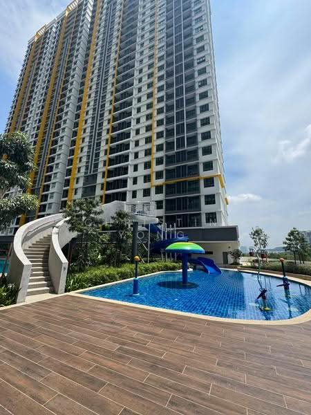 Service Residence for Sale at Parkland Residence @ Kajang 2 - Christin Yong - Pool - PropertyGuru.com.my