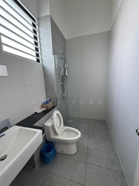 Rumah Teres 2-Tingkat untuk Dijual di Eco Majestic (Semenyih) - Kent Fong - Bathroom - PropertyGuru.com.my