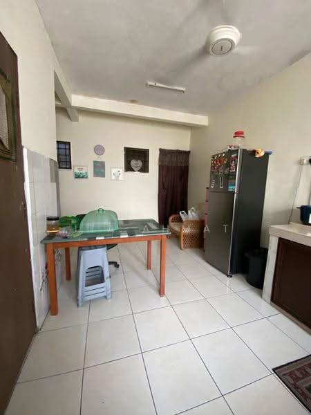 2-storey Terraced House for Sale in Taman Putra Perdana (Puchong) - ITA AHMAT - Kitchen - PropertyGuru.com.my