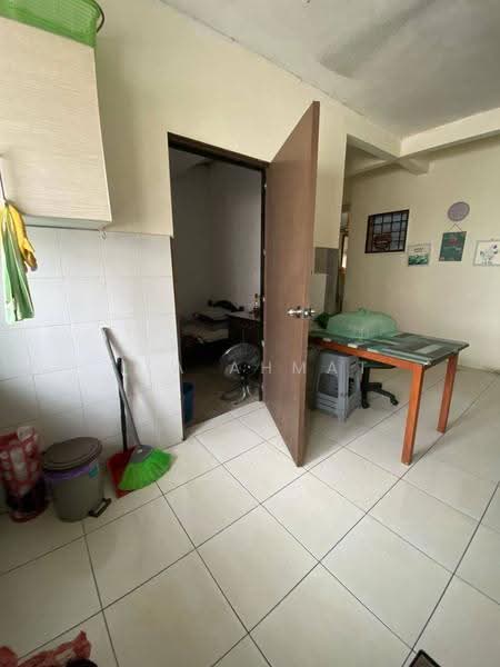 2-storey Terraced House for Sale in Taman Putra Perdana (Puchong) - ITA AHMAT - Kitchen - PropertyGuru.com.my