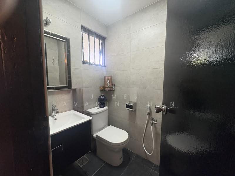 Rumah Banglo untuk Dijual di Pekan Batu 9 (Cheras) - James Savarinathan - Bathroom - PropertyGuru.com.my