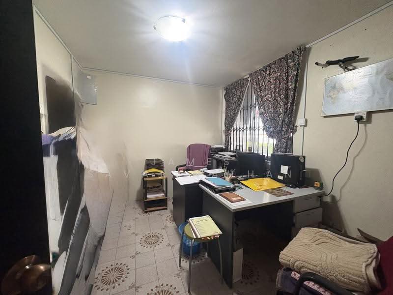 Rumah Banglo untuk Dijual di Pekan Batu 9 (Cheras) - James Savarinathan - Study - PropertyGuru.com.my