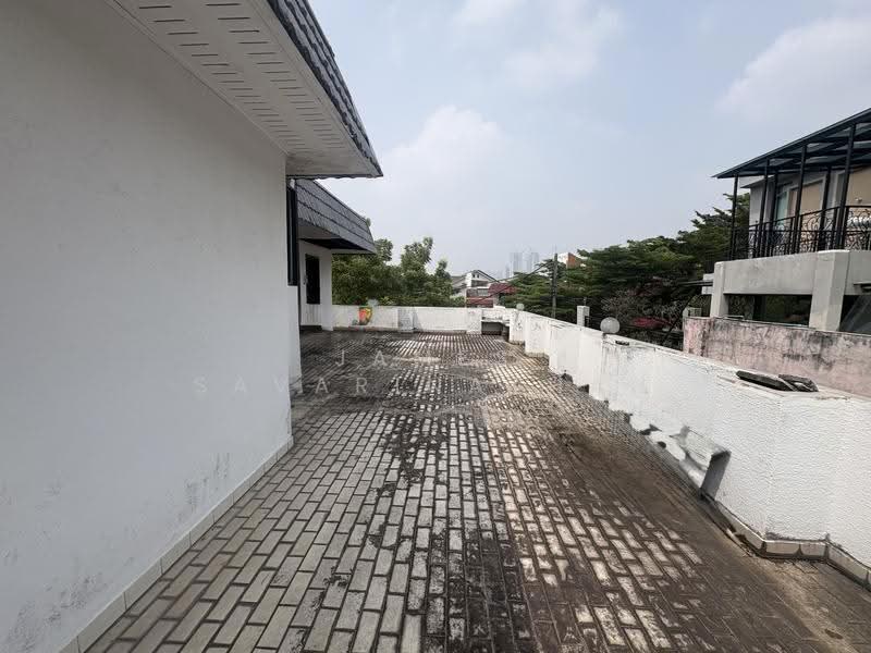 Rumah Banglo untuk Dijual di Pekan Batu 9 (Cheras) - James Savarinathan - Roof - PropertyGuru.com.my