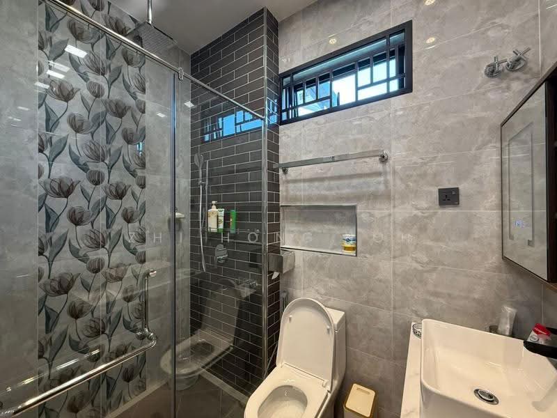 Rumah Berkembar untuk Dijual di Ukay Perdana (Ulu Kelang) - Zhi Hong Loh - Bathroom - PropertyGuru.com.my