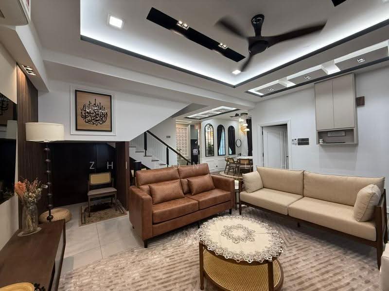 Rumah Berkembar untuk Dijual di Ukay Perdana (Ulu Kelang) - Zhi Hong Loh - Living Room - PropertyGuru.com.my