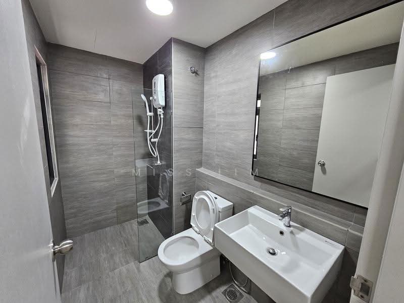 Service Residence for Rent at Maya Bay Residences @ Gamuda Cove - MISS LIM - Bathroom - PropertyGuru.com.my
