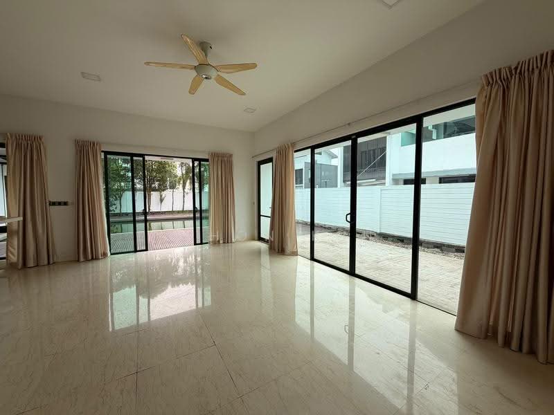Rumah Banglo untuk Dijual di East Ledang (Iskandar Puteri (Nusajaya)) - U Hon Kun - Living Room - PropertyGuru.com.my