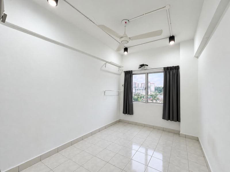 Kondominium untuk Dijual di Nusa Mewah Villa Condominium - Alston Boo - Living Room - PropertyGuru.com.my
