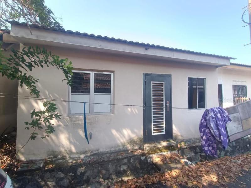 1-storey Terraced House for Sale in Taman Intan Perdana (Si Rusa) - Ys Ng - Exterior - PropertyGuru.com.my