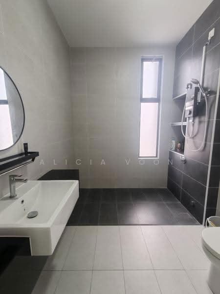 Rumah Teres untuk Disewa di Taman Desa Tebrau (Tebrau) - Alicia Voon - Bathroom - PropertyGuru.com.my
