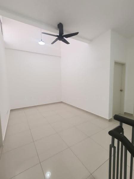 Rumah Teres untuk Disewa di Taman Desa Tebrau (Tebrau) - Alicia Voon - Living Room - PropertyGuru.com.my