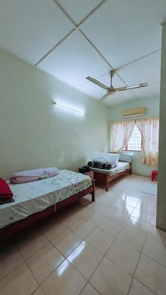 Rumah Teres untuk Dijual di Taman Bukit Subang (Shah Alam) - Rose Wong - Bedroom - PropertyGuru.com.my