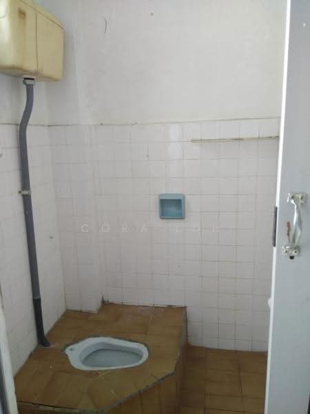 Flat for Sale at Taman Daya - Jalan Bertam 1, 10 and 16 - Cora Loh - Bathroom - PropertyGuru.com.my
