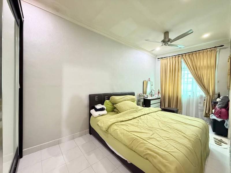 2-storey Terraced House for Sale in Taman Seri Orkid (Skudai) - Bee Ng - Bedroom - PropertyGuru.com.my