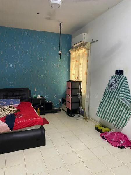 3-storey Terraced House for Sale in Taman D'Utama (Johor Bahru) - Jack Wong - Bedroom - PropertyGuru.com.my