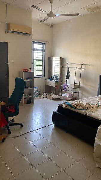 3-storey Terraced House for Sale in Taman D'Utama (Johor Bahru) - Jack Wong - Bedroom - PropertyGuru.com.my