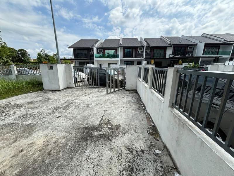Rumah Teres 2-Tingkat untuk Dijual di Taman Nusa Damai (Pasir Gudang) - Kayden Voon - Exterior - PropertyGuru.com.my