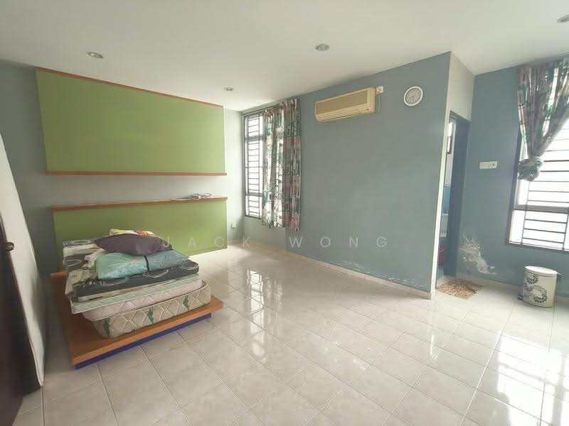3-storey Terraced House for Sale in Taman D'Utama (Johor Bahru) - Jack Wong - Living Room - PropertyGuru.com.my