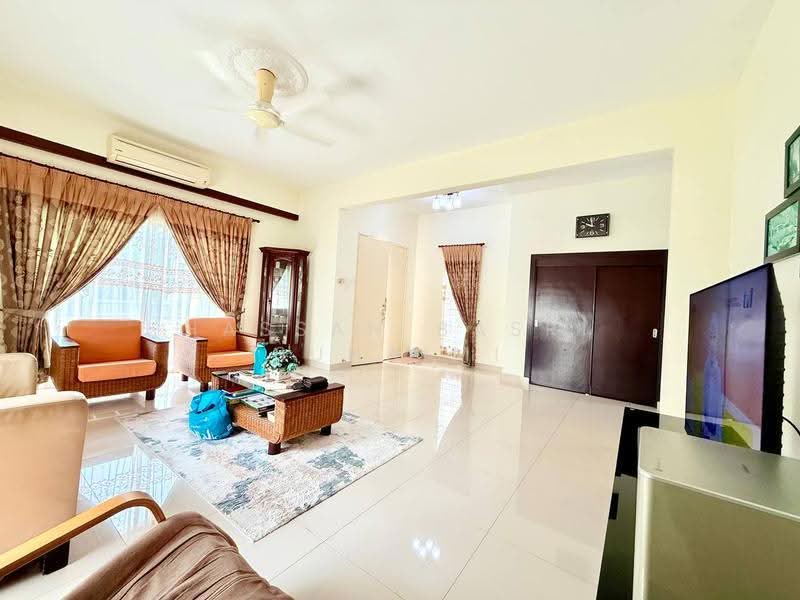 Bungalow House for Sale in Bandar Enstek (Negeri Sembilan) - Hassan Basri Suhaimi - Living Room - PropertyGuru.com.my