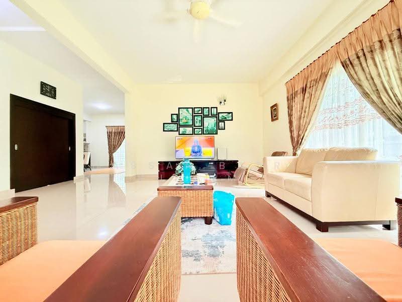 Bungalow House for Sale in Bandar Enstek (Negeri Sembilan) - Hassan Basri Suhaimi - Living Room - PropertyGuru.com.my