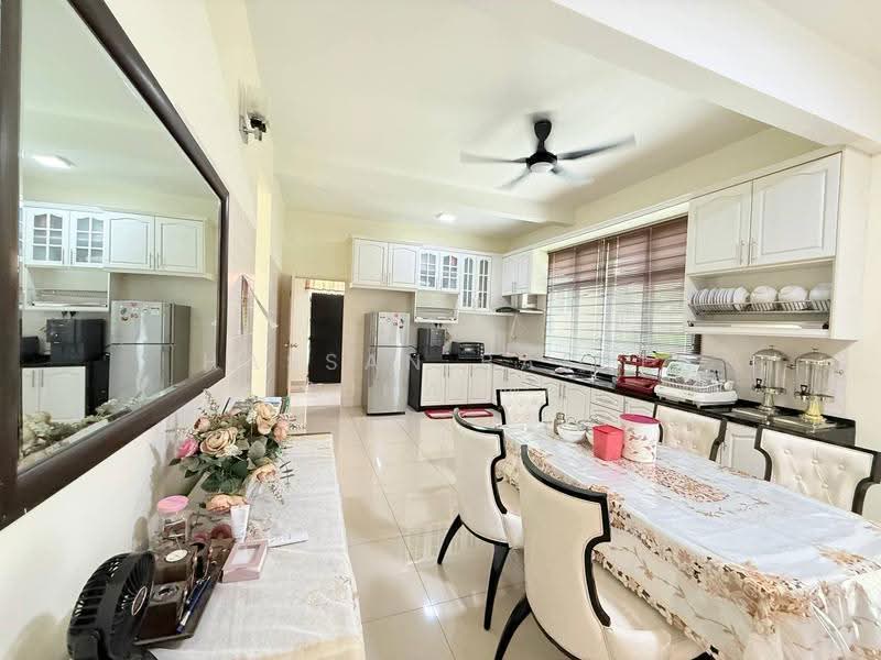 Bungalow House for Sale in Bandar Enstek (Negeri Sembilan) - Hassan Basri Suhaimi - Kitchen - PropertyGuru.com.my