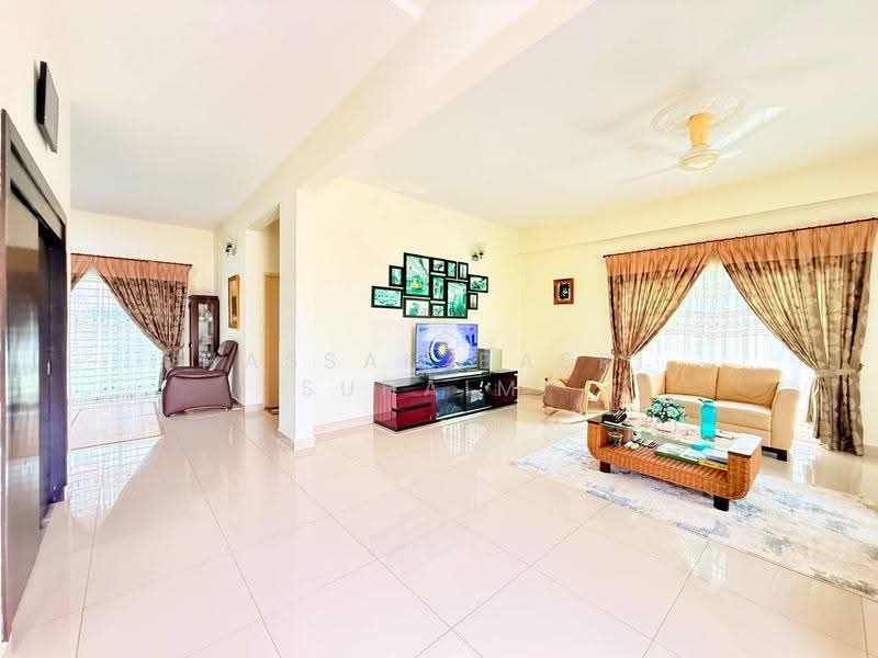 Bungalow House for Sale in Bandar Enstek (Negeri Sembilan) - Hassan Basri Suhaimi - Living Room - PropertyGuru.com.my
