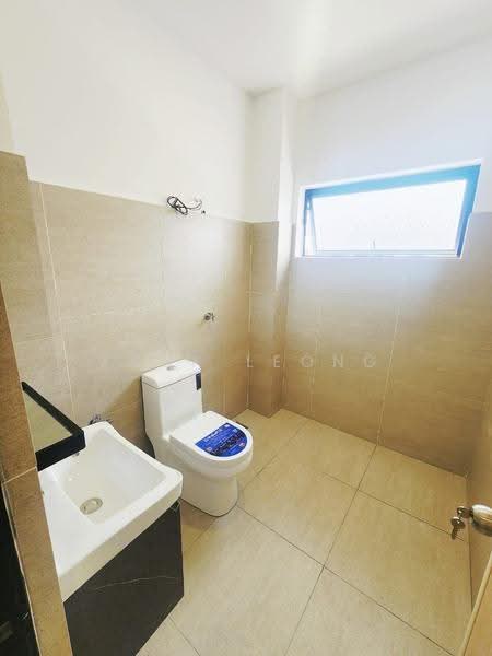 2-storey Terraced House for Sale in Bandar Sungai Long (Selangor) - Zack Leong - Bathroom - PropertyGuru.com.my