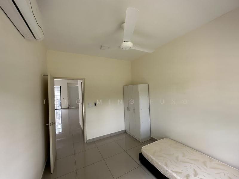 Rumah Teres 2-Tingkat untuk Disewa di Dengkil (Selangor) - Tang Ming Fung - Bedroom - PropertyGuru.com.my