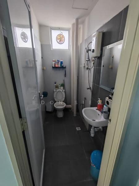 Apartment for Sale at The Rise Collection 2 - Boon Siew - Bathroom - PropertyGuru.com.my