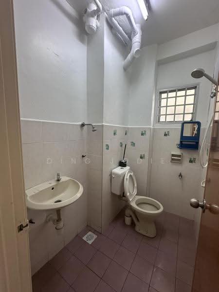 Condominium for Rent at Tasek Mewah Condominium - Ding Jodie - Bathroom - PropertyGuru.com.my