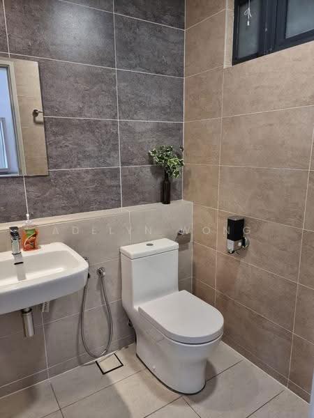 Kediaman Servis untuk Dijual di Setia City Residences - Adelyn Wong - PropertyGuru.com.my