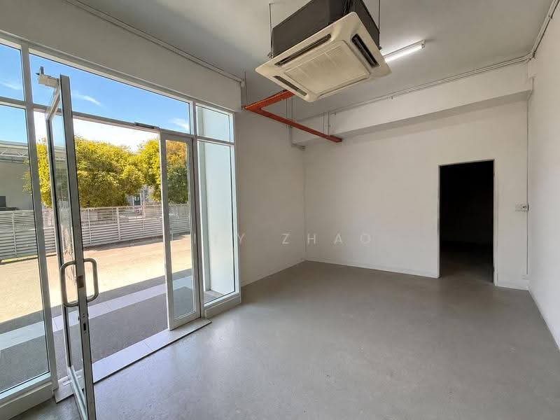 Ground floor Showroom