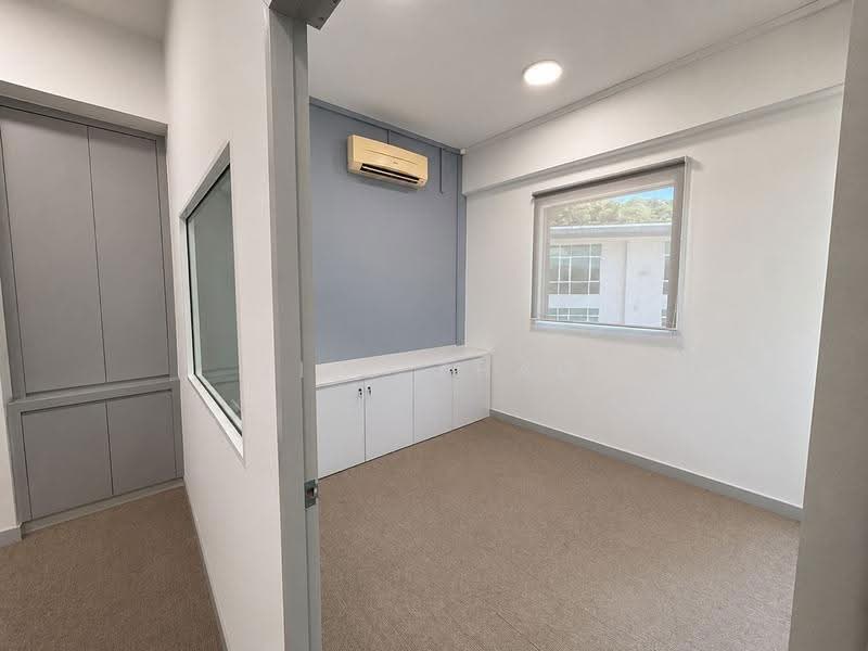 1st floor Office Area