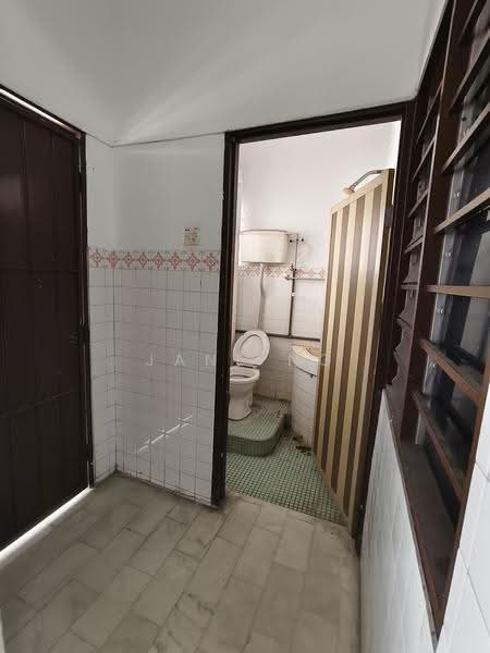 Rumah Teres 2-Tingkat untuk Dijual di Taman Kekwa (Bukit Mertajam) - Jane Ng - Bathroom - PropertyGuru.com.my